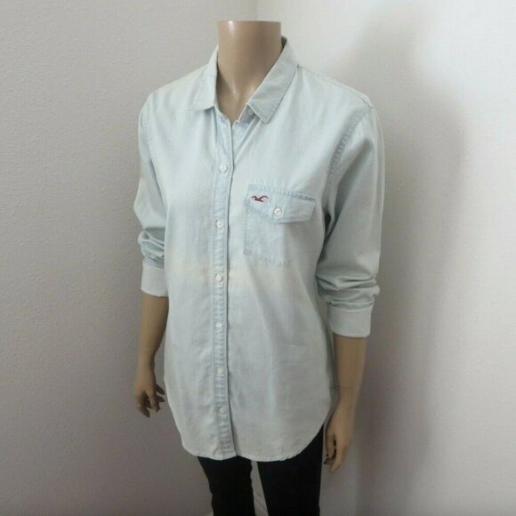 NWT Hollister Chambray Button Down Shirt Size Medium Light Wash - Picture 3 of 6